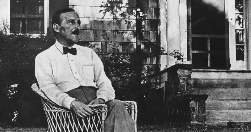 اشتفان تسوایگ رماننویس نمایشنامه نویس روزنامهنگار و زندگی نامه نویس اتریشی سیاسی سیاه و سفید